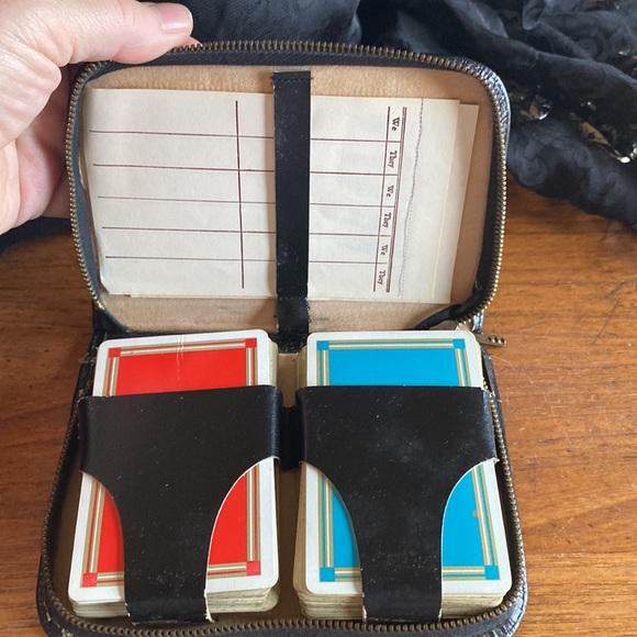 Vintage Kingsbridge Austria ground leather zippered card case & 2 decks of cards - Picture 2 of 11